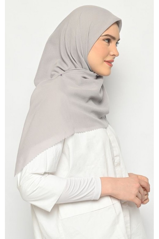 Hijab Segi 4 Voal Gucci Lasercut Dark Grey